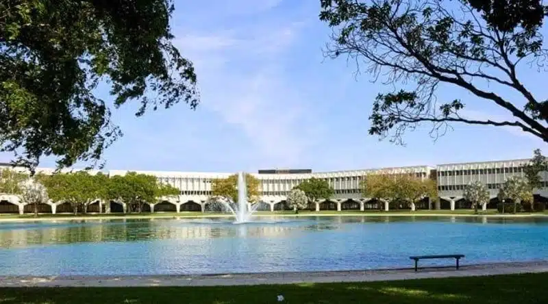 Lake and fountain in front of the Everglades University Boca Raton campus